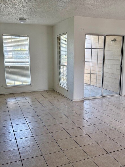 Foto del edificio - 12480 Abrams Rd
