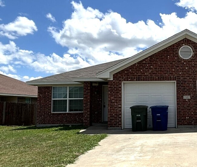 Building Photo - 2917 Starlight Dr