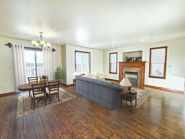 Foto del edificio - $2,200 -  3 Bed / 2.5 Bath Beautiful Spokane Valley House