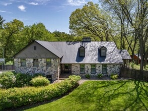 Building Photo - 200 Windy Hill Rd