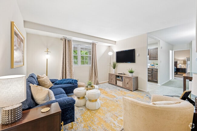 Interior Photo - Colonial Square Apartments