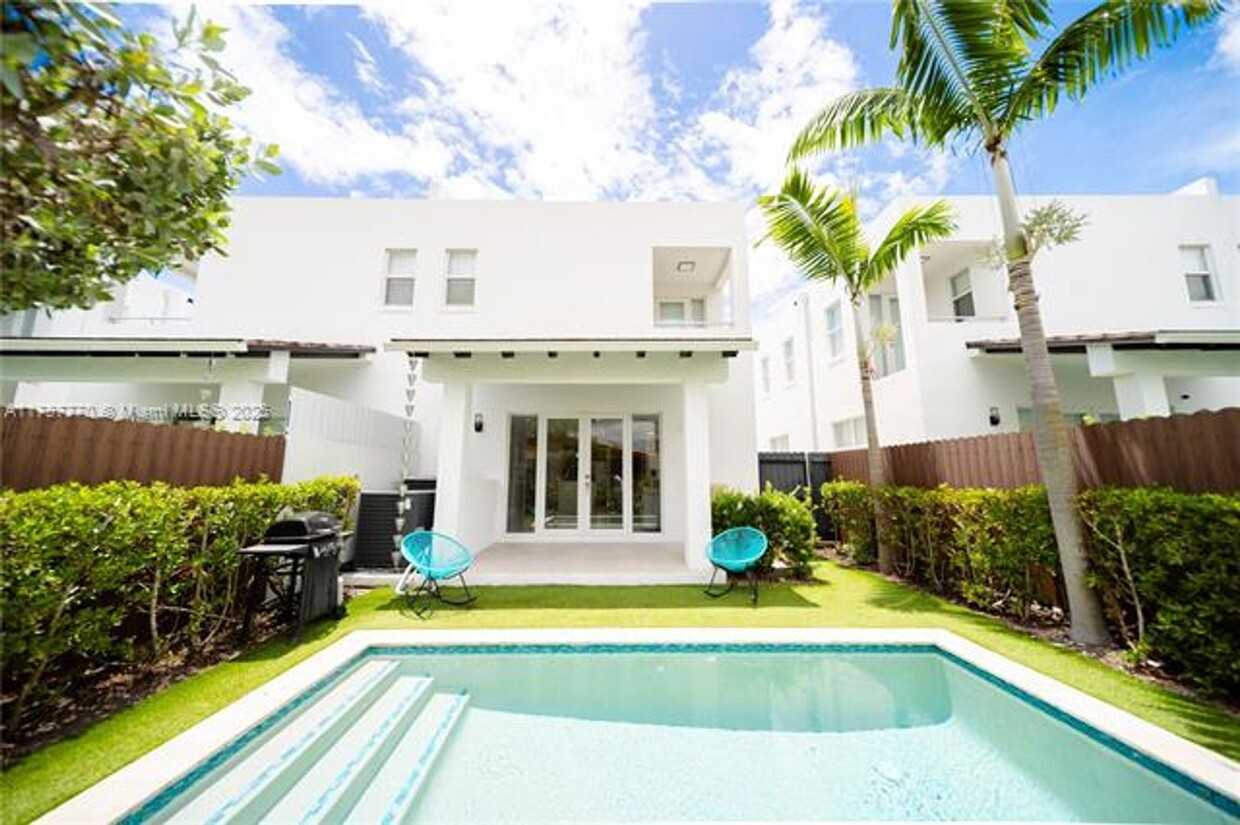 Foto principal - 3653 SW 26th St