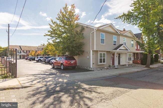 Building Photo - 56 S Charlotte St