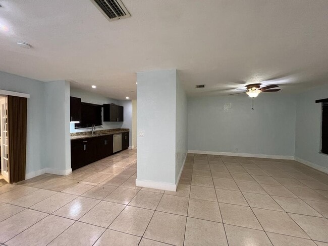 Building Photo - 6870 SW 5th Ct