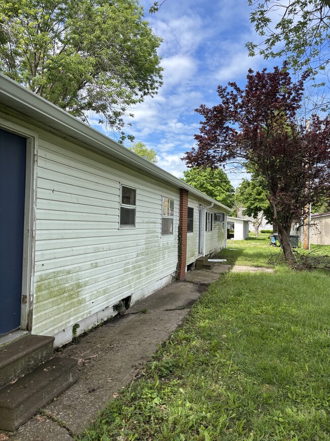 Building Photo - 405 Joan Dr