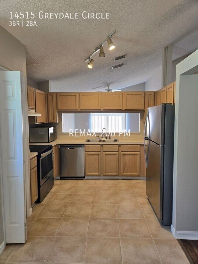 Foto del edificio - 14515 Greydale Cir