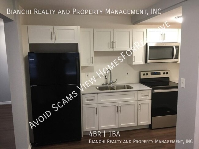 Building Photo - 3450 17th Ave S