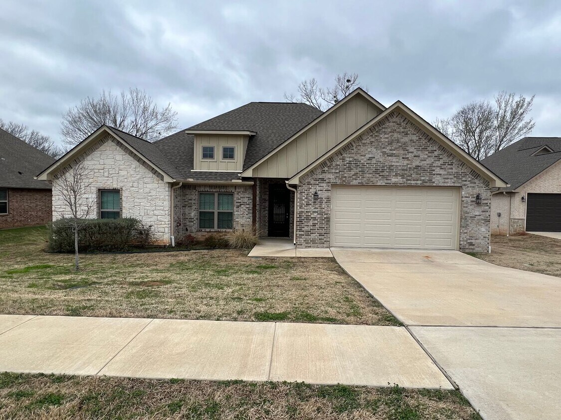 11236 Fox Trail House Rental in Flint, TX