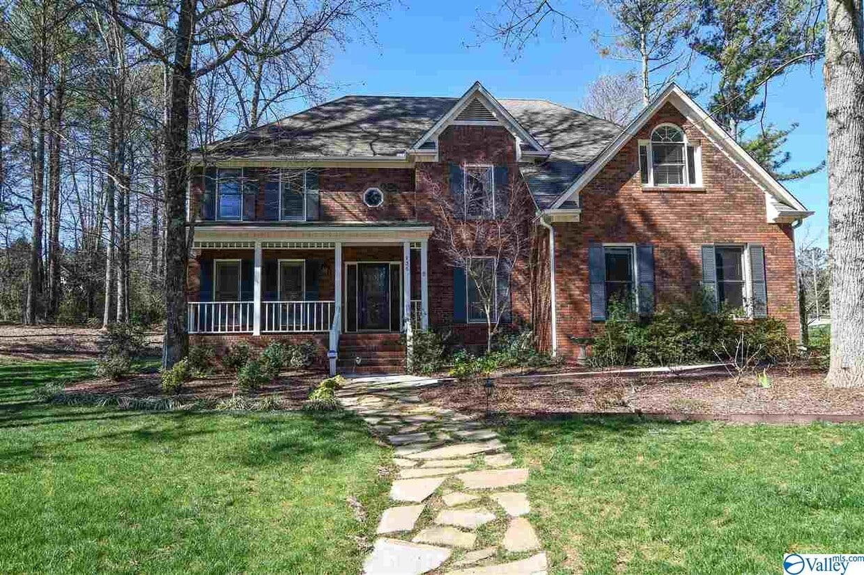 Primary Photo - 136 Wellington Dr