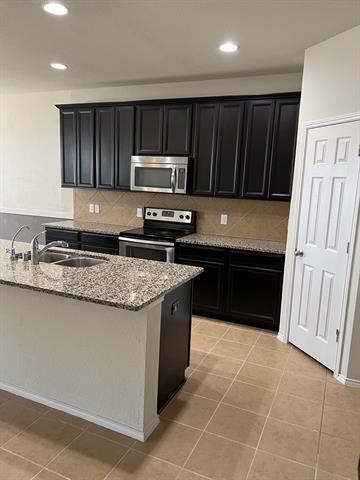Building Photo - 3000 Montserrat Creek Dr