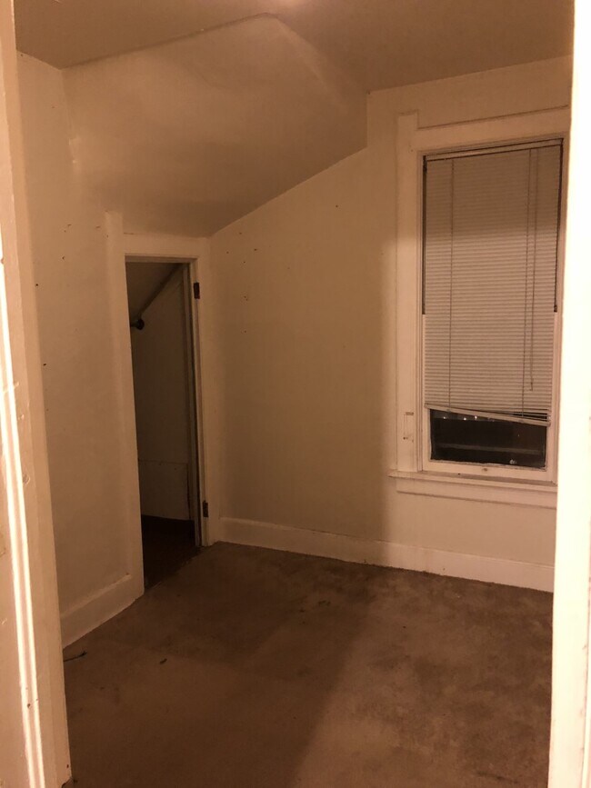 Foto del edificio - 2120 N Oakland Ave