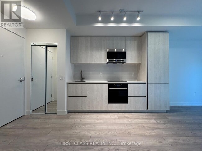 Photo du bâtiment - 110 Broadway Ave