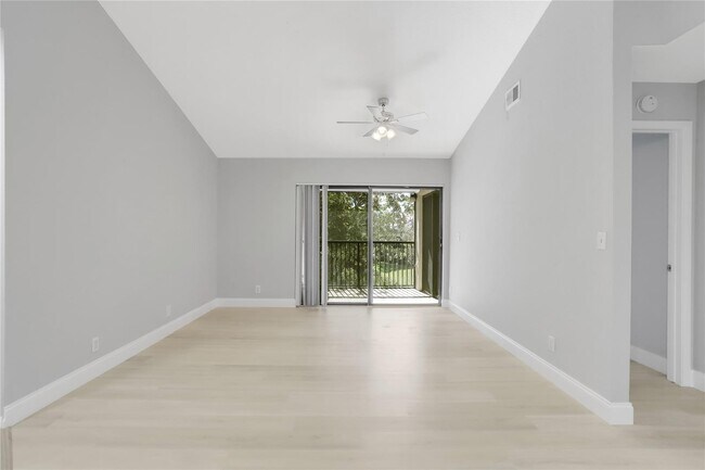 Foto del edificio - 10131 W Sunrise Blvd
