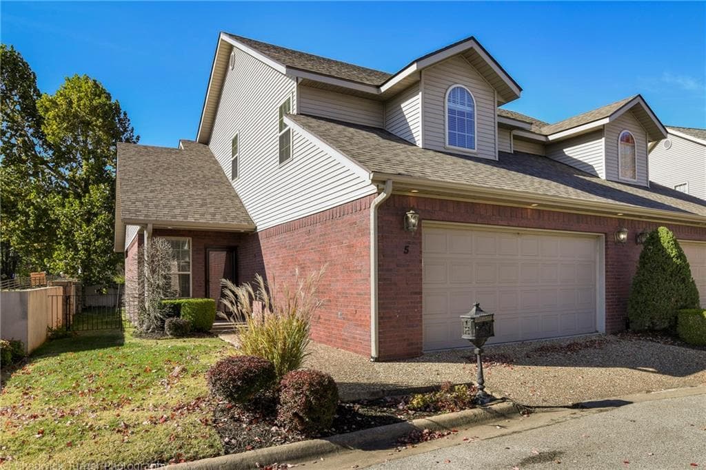 5 W Prairie Dunes Ct, Rogers, AR 72758 Townhouse for Rent in Rogers