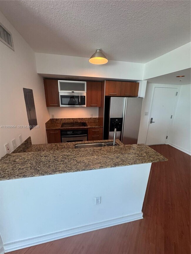 Foto del edificio - 9055 SW 73rd Ct