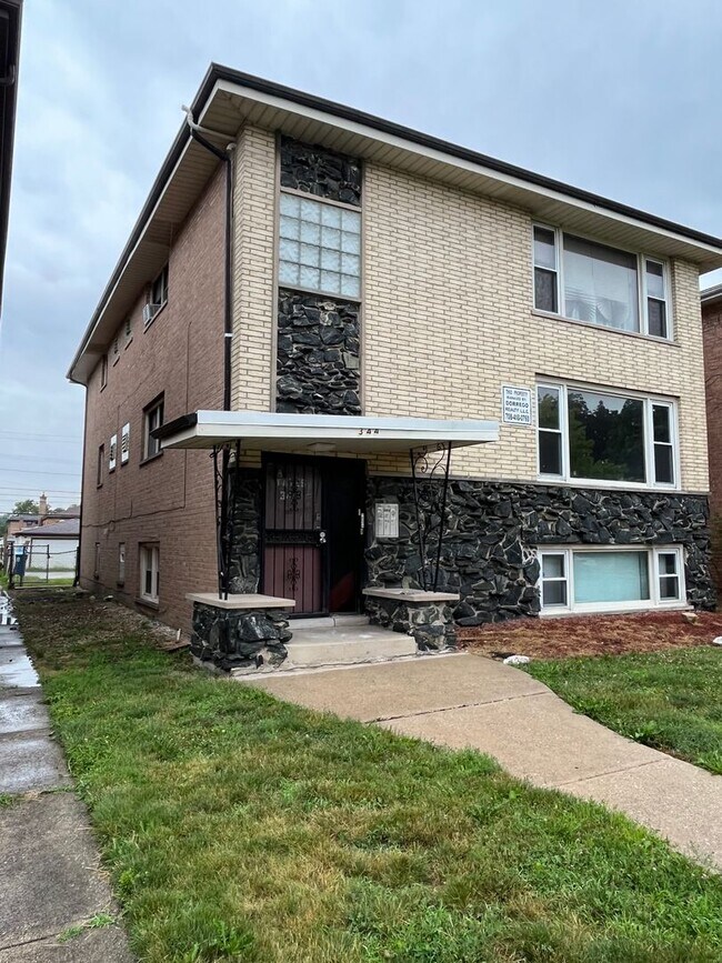 Building Photo - 344 Yates Ave