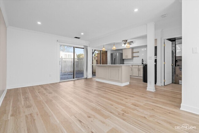 Foto del edificio - 34W 657 Elm Ct