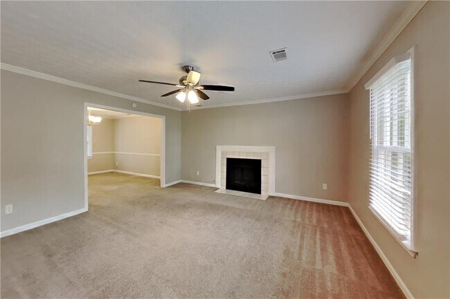 Foto del edificio - 5051 Sugar Creek Dr