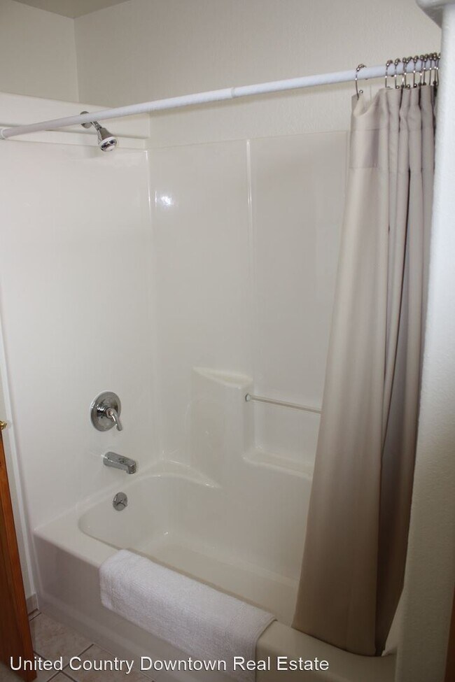 Foto del edificio - 3 br, 2 bath House - 2001 Shelly Dr.