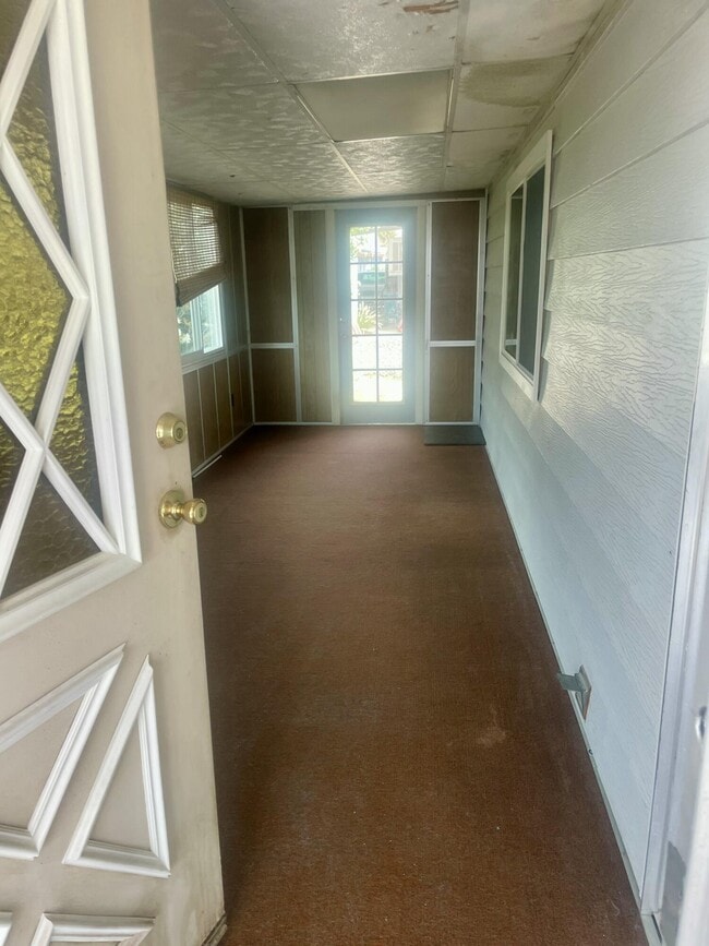 Foto del edificio - 14777 Palm Dr