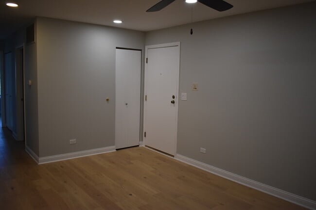 Building Photo - 1042 Auburn Ln