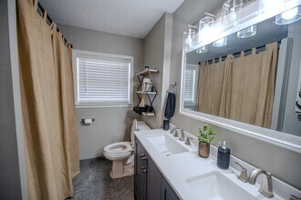 Building Photo - 505 Cypress Dr