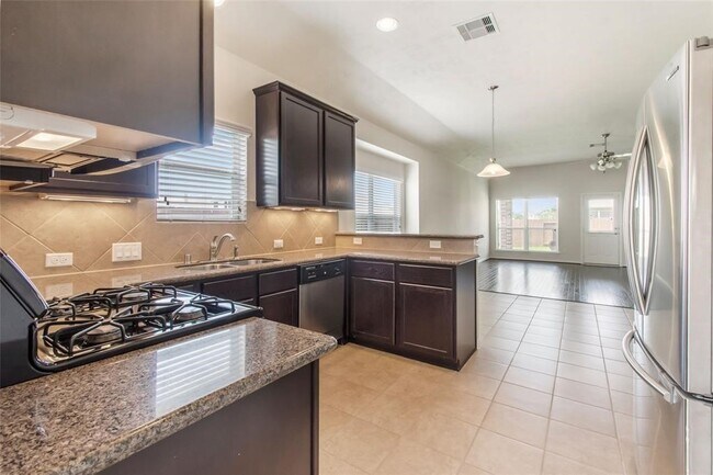 Foto del edificio - 3103 Rose Trace Dr