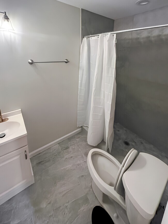 Foto del edificio - 1346 Eason St NW