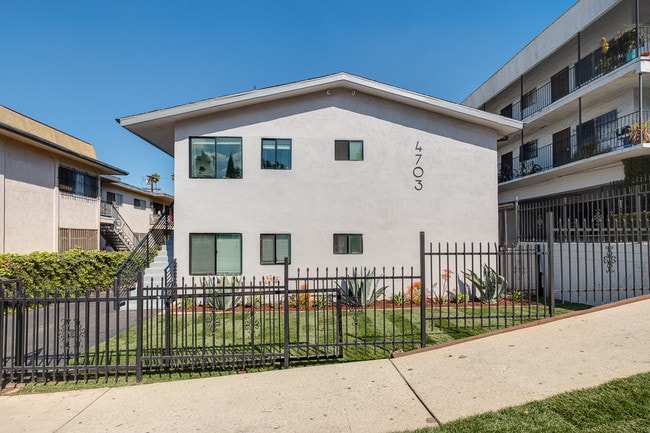 Building Photo - 4703 St Charles Pl
