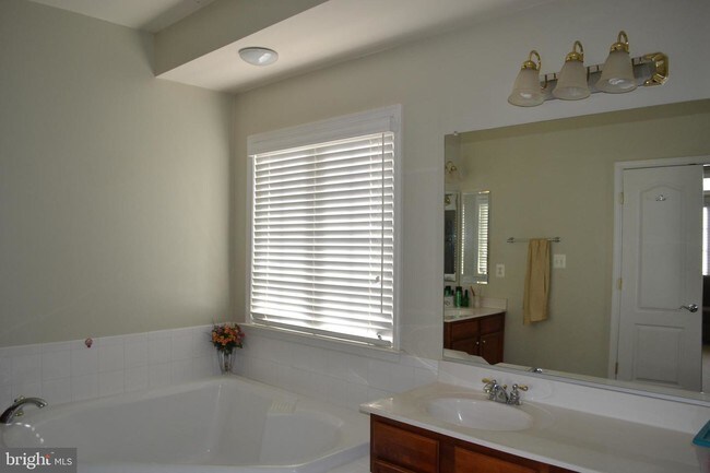 Foto del edificio - 21527 Overland Park Dr