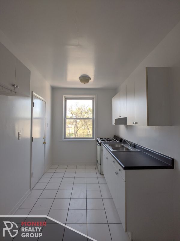 Foto del edificio - 3042 N Whipple St