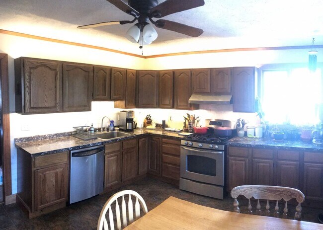 Building Photo - Unique BU Apartment