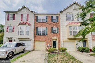 Building Photo - 4302 Day Lily Dr