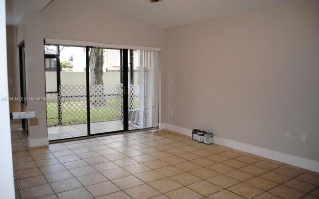 Foto del edificio - 9814 SW 138th Ave