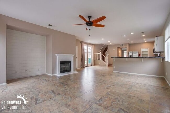 Building Photo - Stunning  5Bdm 3.5Ba  Home with Private Backyard in Prime Location of Oceanside!