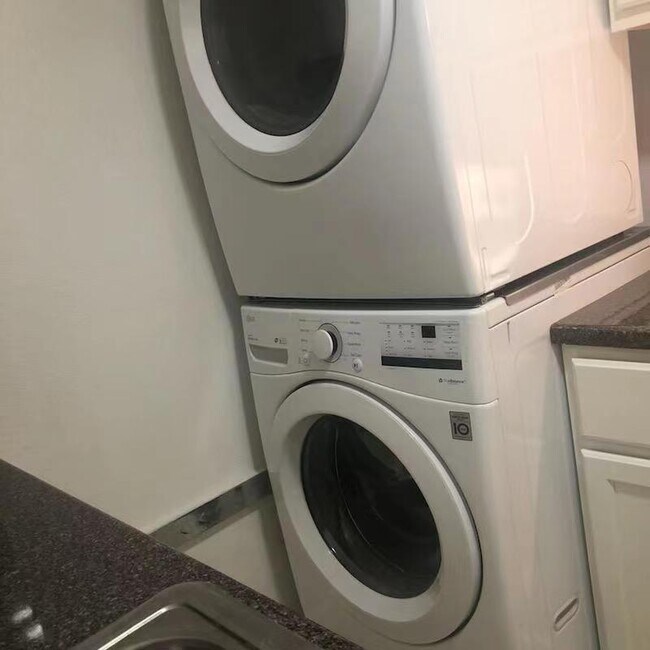 Foto del edificio - 7520 Hornwood Dr