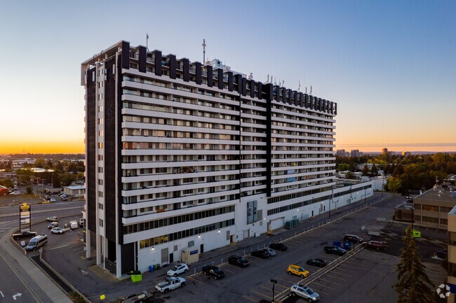 Photo du bâtiment - Mayfair Place Apartments