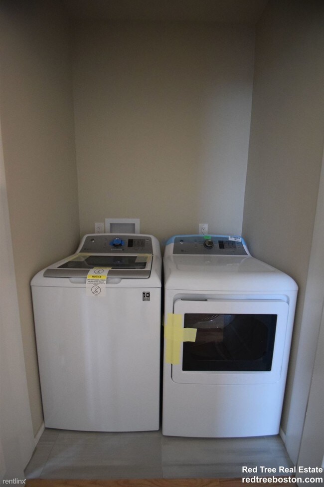 Foto del edificio - 3 br, 3 bath  - 44 Waverly St # 3S
