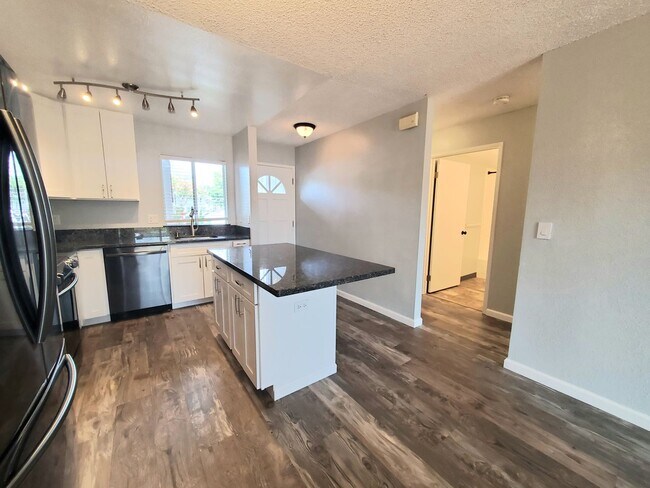 Foto del edificio - Desirable Ground Floor Waikele Unit!