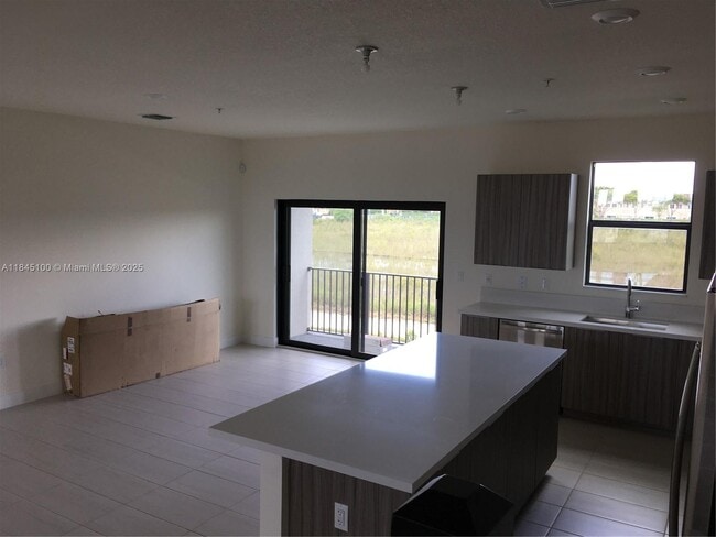 Foto del edificio - 10461 NW 82nd St