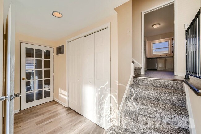 Foto del edificio - 7910 Brookhaven Rd