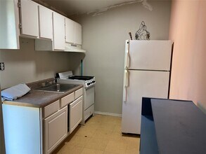 Building Photo - 3620 Reveille St
