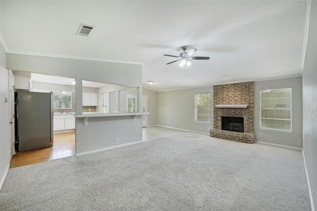Building Photo - 8903 Piney Point Dr