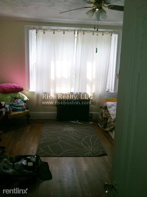 Building Photo - 2 br, 1 bath  - 2013 Commonwealth Ave Apt 3F