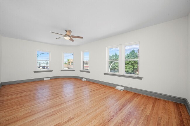 Foto del edificio - 6332 S Central Ave