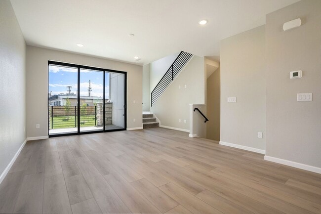 Foto del edificio - Brand New Row Home near DU close to I-25 a...