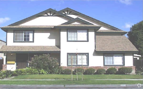 Building Photo - 3951-3959 Green Ave