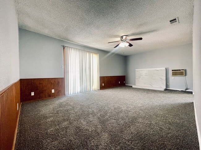 Foto del edificio - Thesta Treasure: Your Fresno Dream Home Aw...