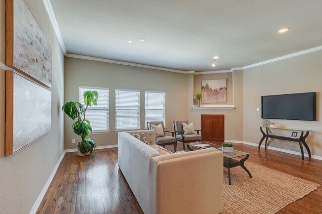 Building Photo - Miyama Cantey Townhomes 2816