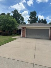 Building Photo - 2807 Belknap Ave